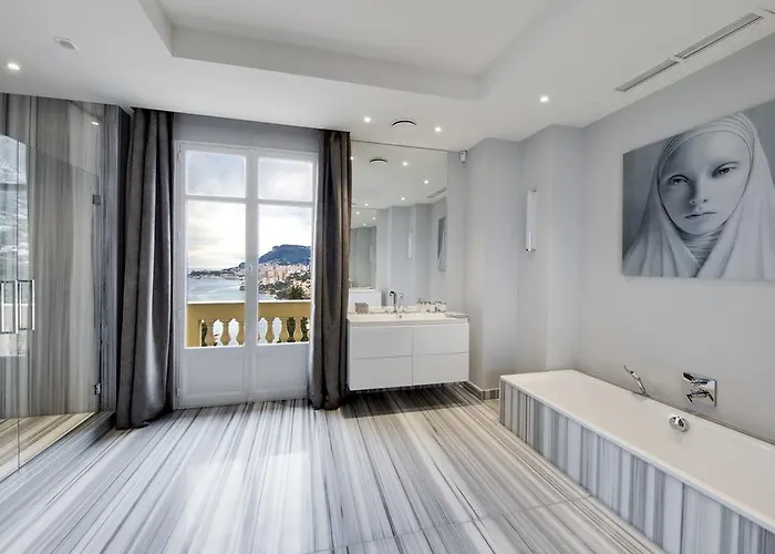 Luxurious Overlooking Monaco Villa Roccabruna