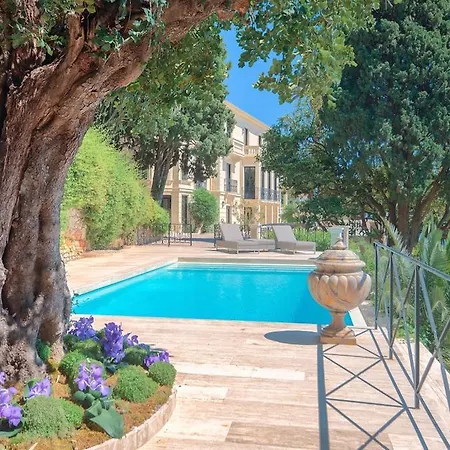 Luxurious Overlooking Monaco Villa *