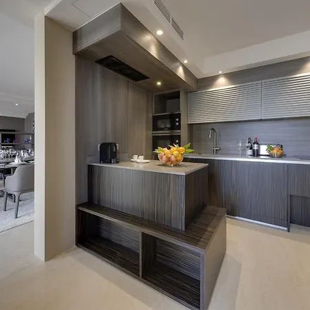 Luxurious Overlooking Monaco Villa *