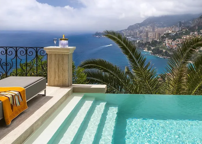 Luxurious Overlooking Monaco *
