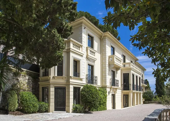 Luxurious Overlooking Monaco * Roquebrune-Cap-Martin